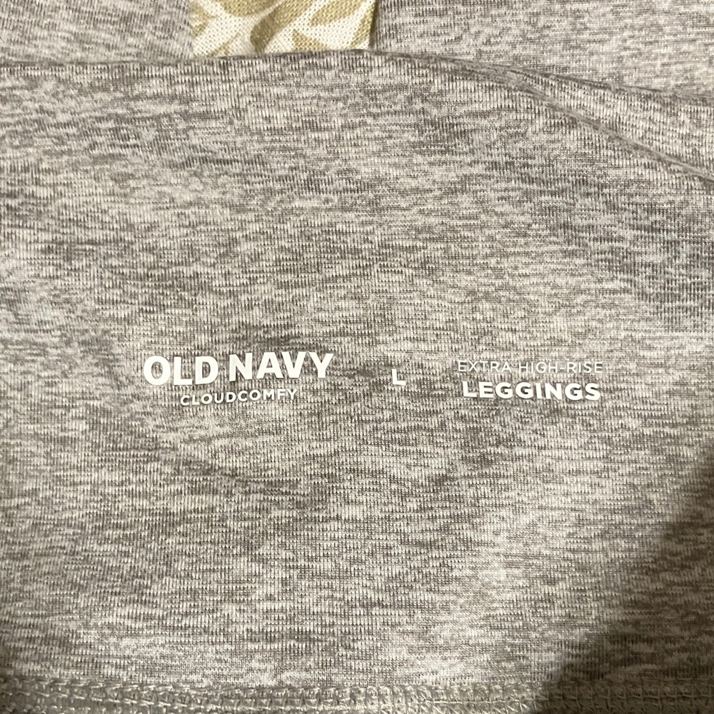 Old Navy ultra high rise leggings large - Picture 3 of 4